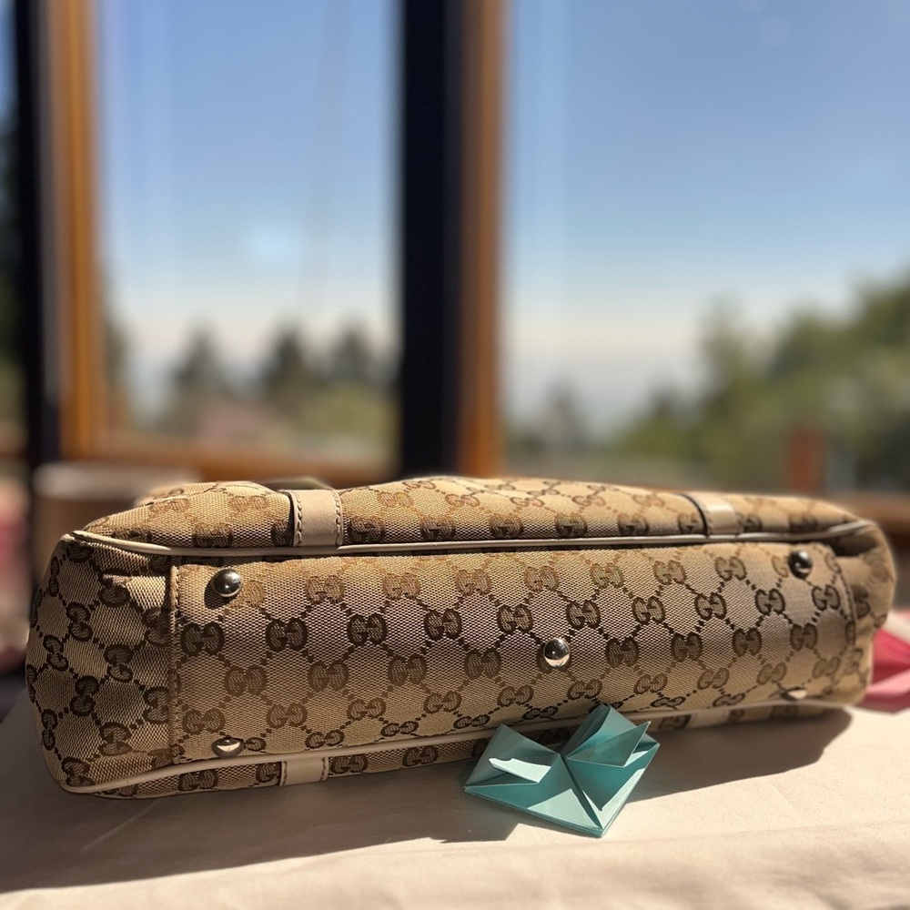 Gucci: Twins GG Monogram Canvas Gold/Silver Tote Bag - Picture 5 of 16